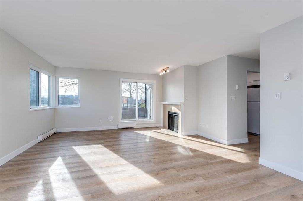 listing image 1101764266085143141