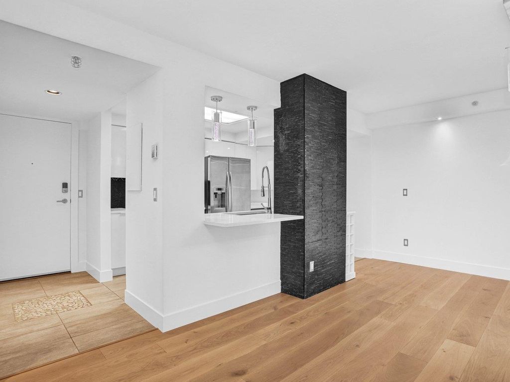 listing image 1107195313033416656