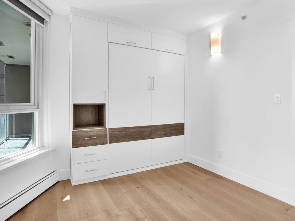 listing image 1103715992180599211