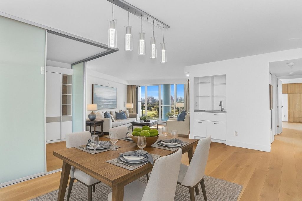 listing image 1101751892156363342