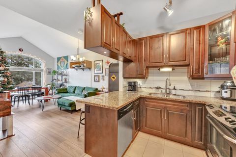 12525 190a Street 411 Pitt Meadows BC V3Y 0E1