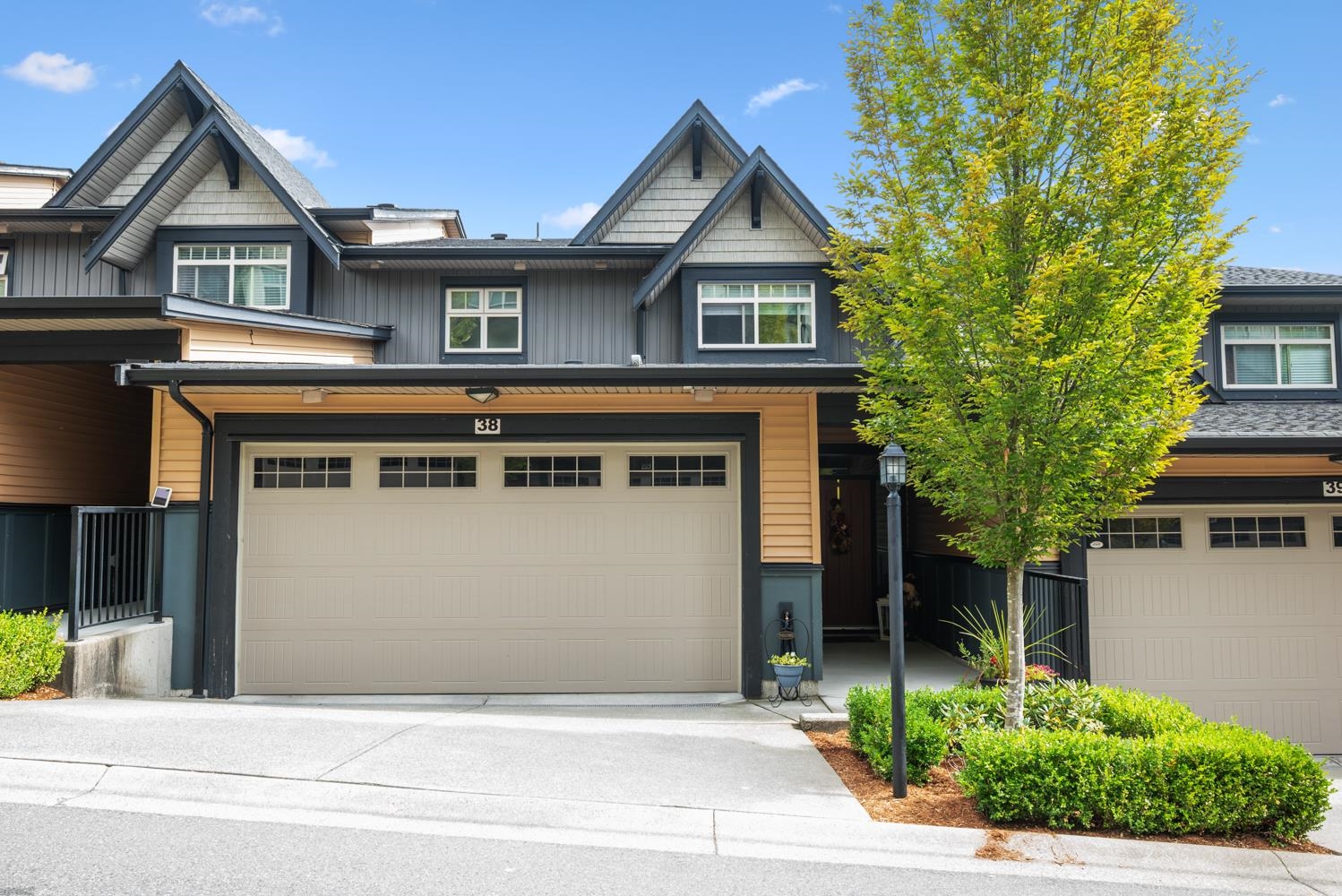 10525 240 Street 38