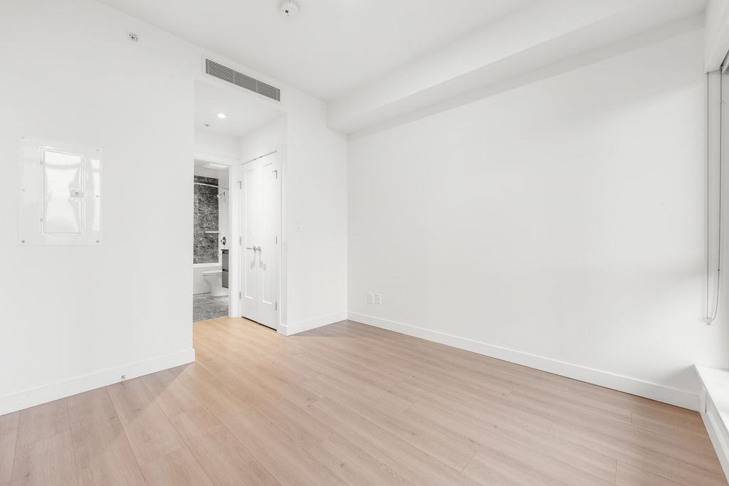 listing image 1104015890794010310