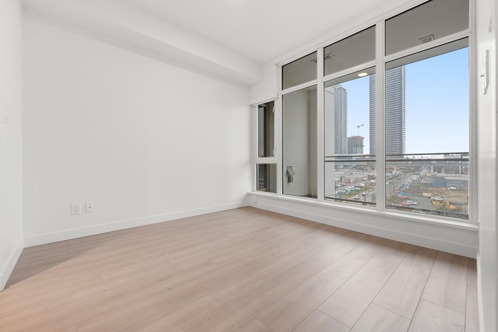 listing image 1107673673753603533