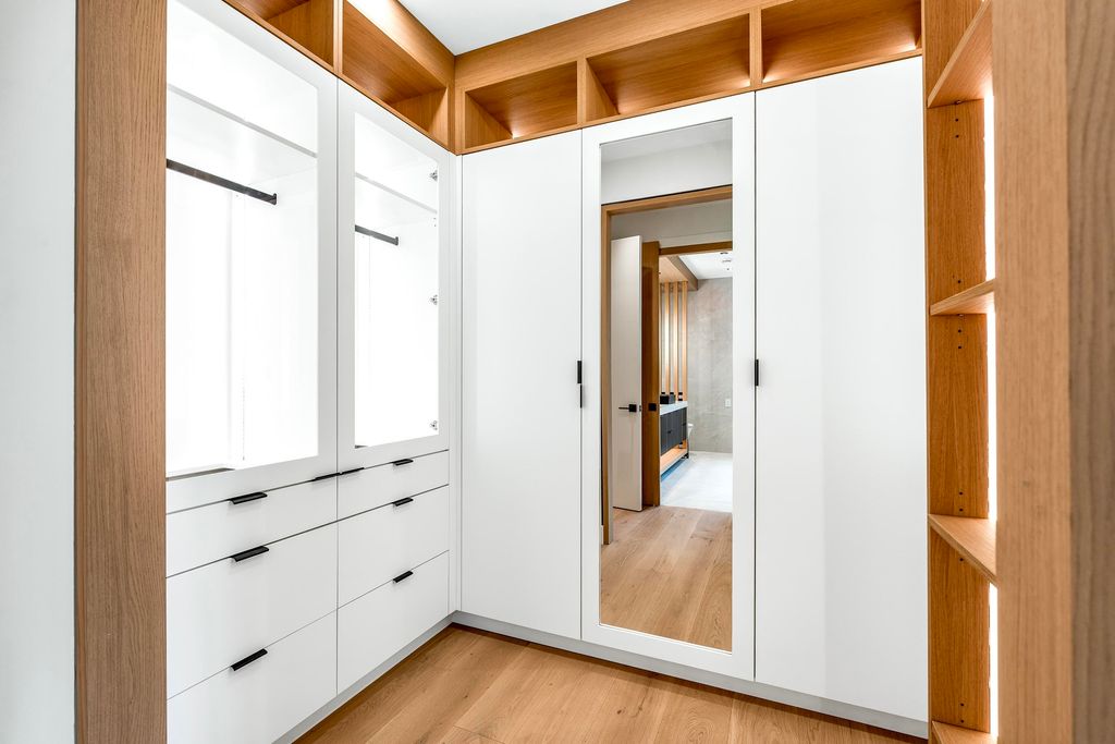 listing image 1104055312632300205