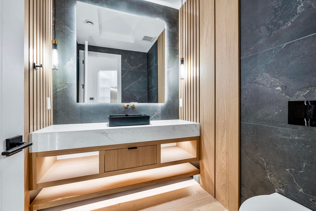 listing image 1100509802296732235