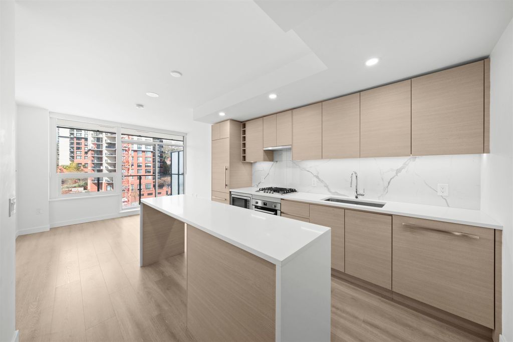 listing image 1102870646249566341