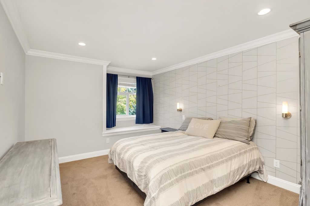 listing image 1102178591504387408