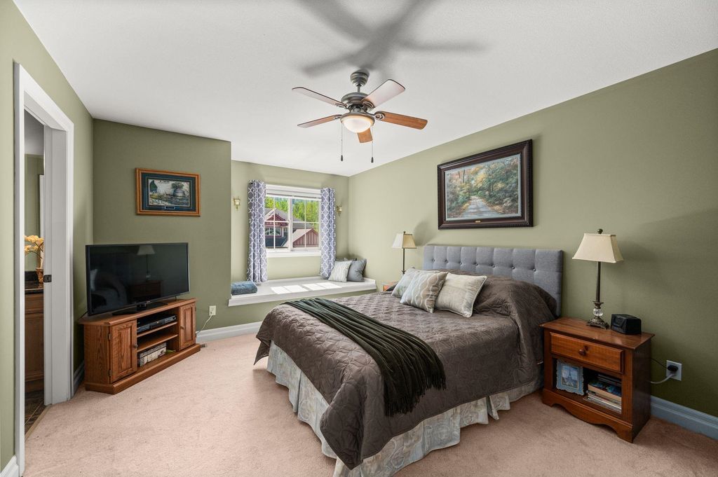 listing image 1109310836707584120