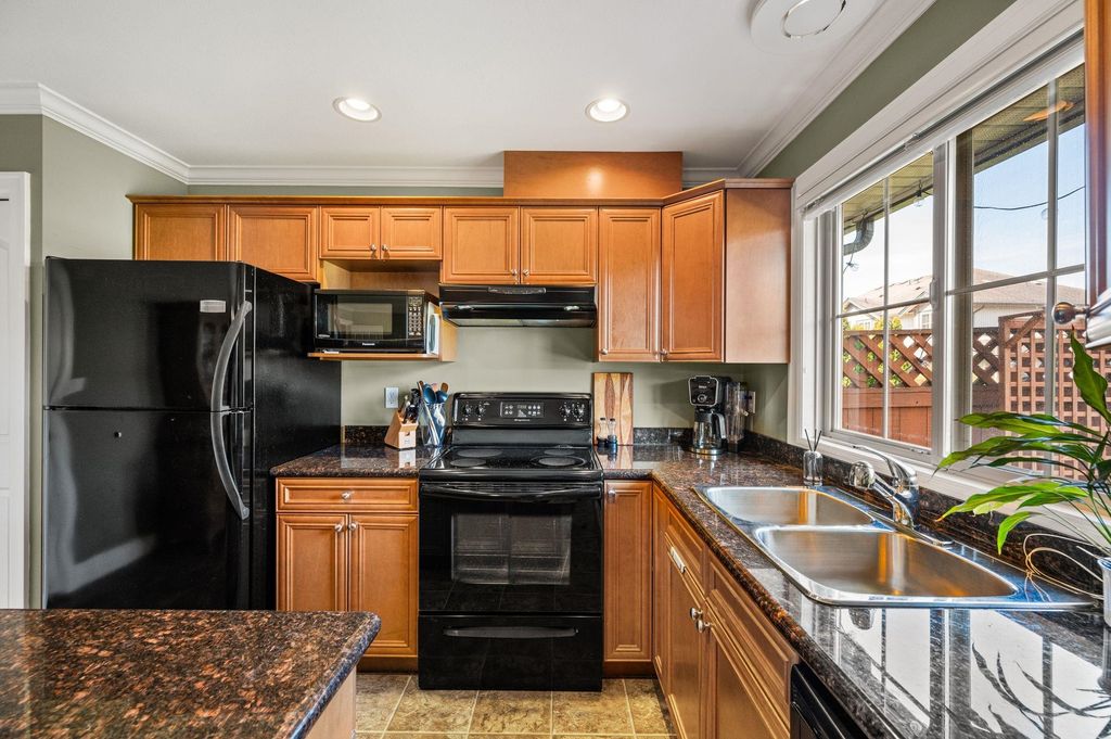 listing image 1104793890230589155