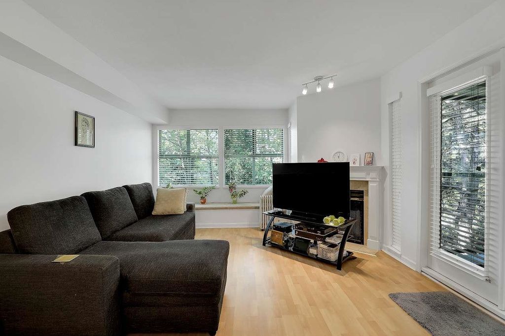 listing image 1106672154882155502