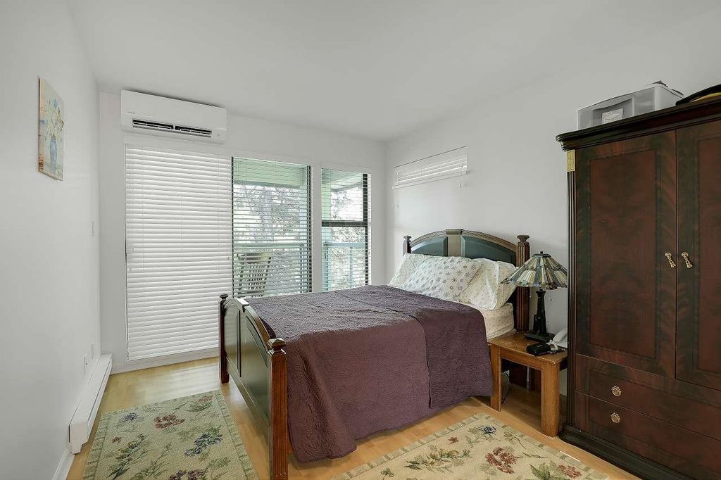 listing image 1102453859600801293