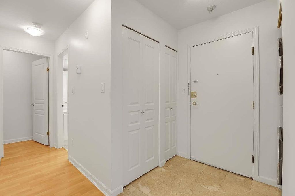 listing image 1107015747422836158