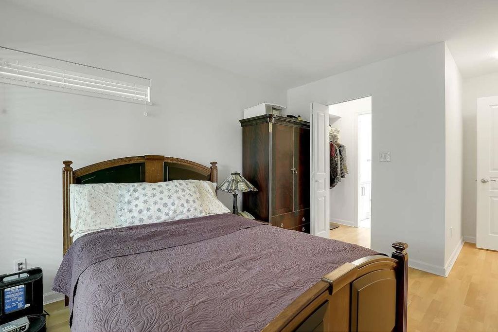 listing image 1101206211417278912