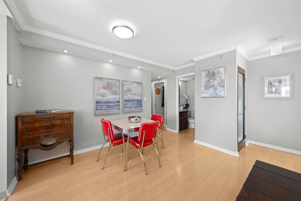 listing image 1102117607705707412