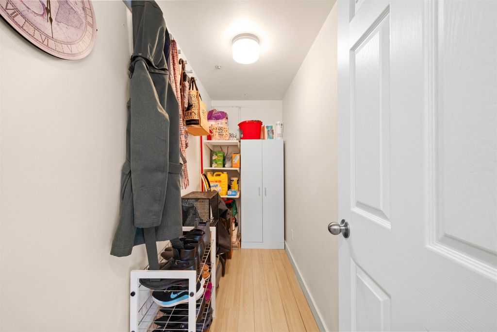 listing image 1103704164064630936