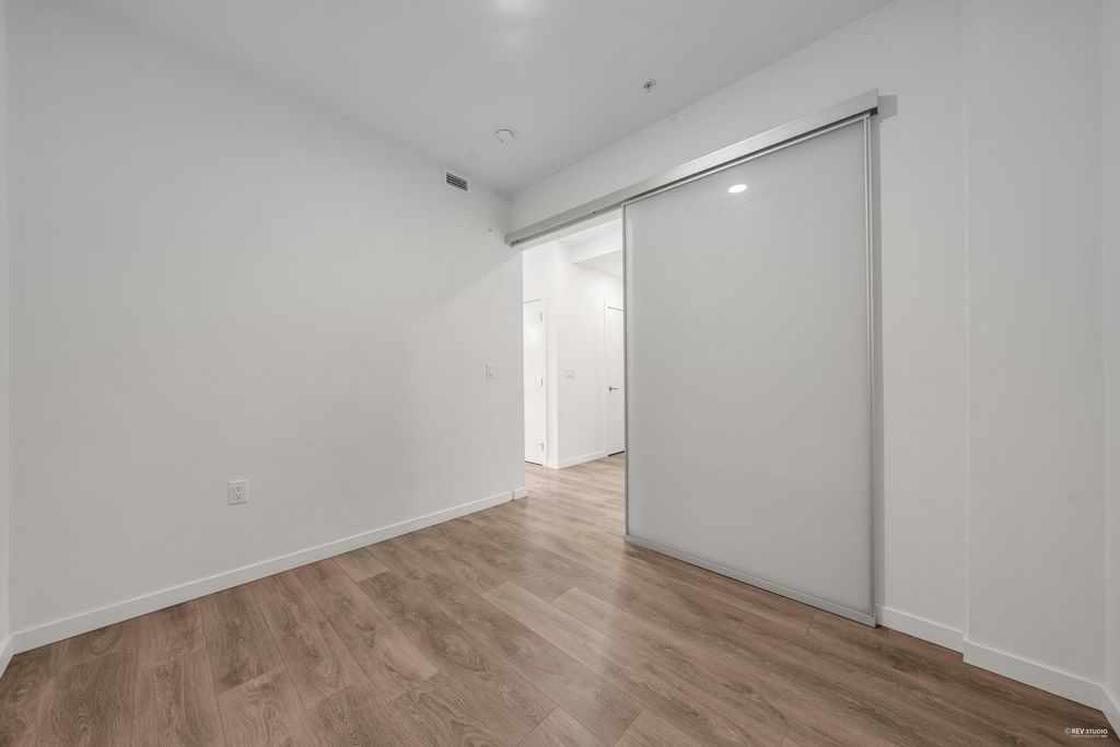 listing image 1109419032154890314