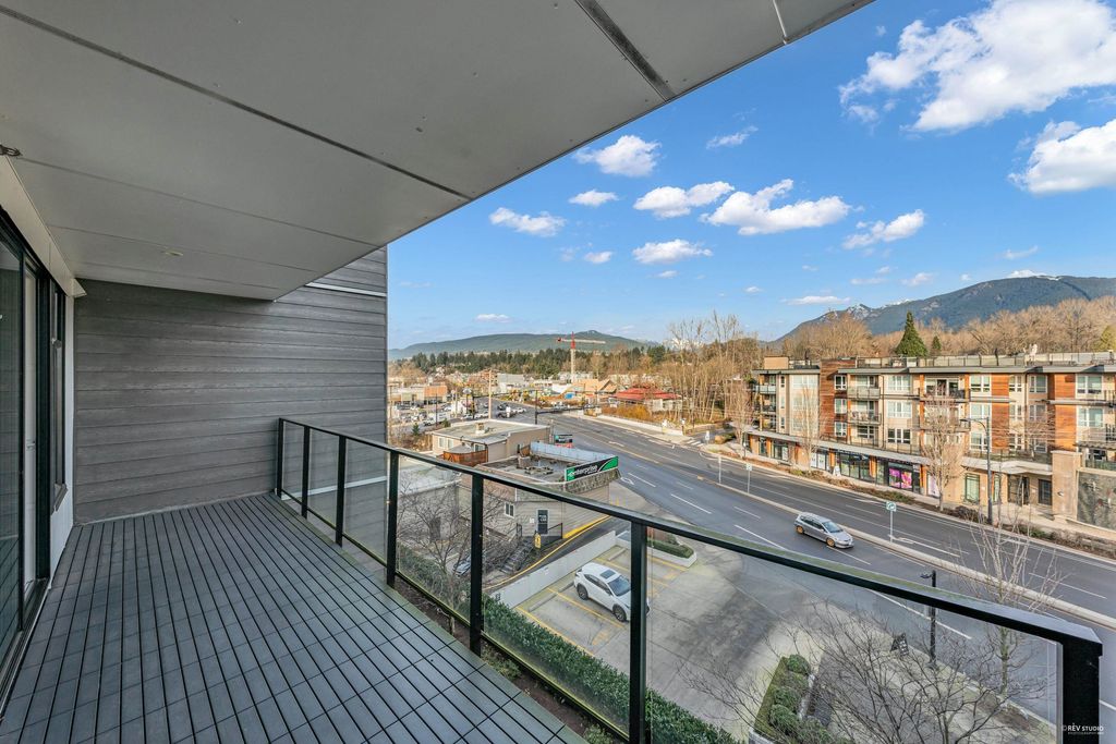 listing image 1104068561622513346