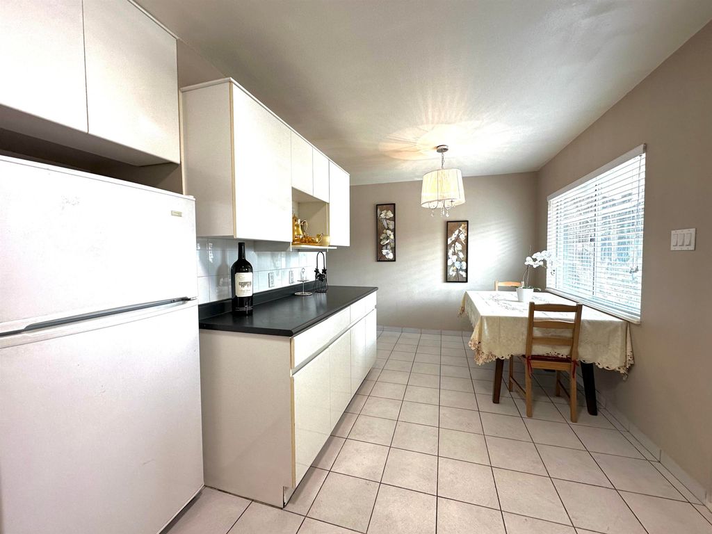 listing image 1106369660976846148