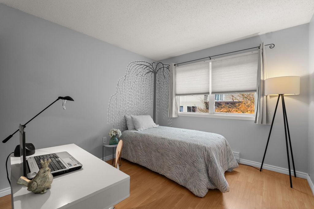 listing image 1104349665450248625