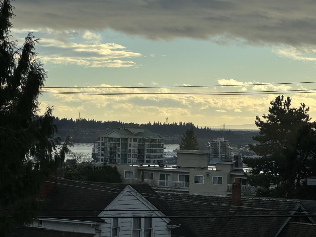 listing image 1105183376189761767