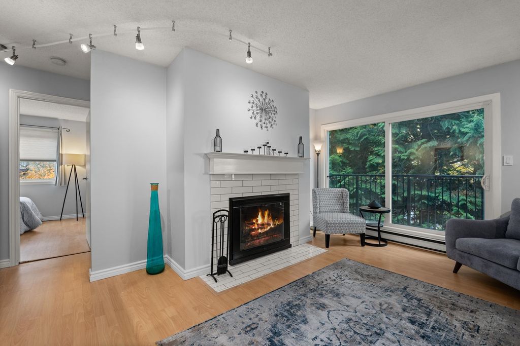 listing image 1104984978442474294