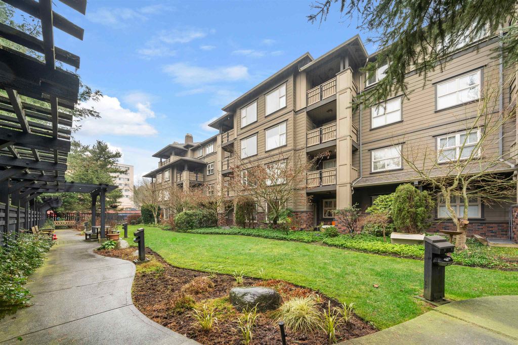 listing image 1103030570536298754