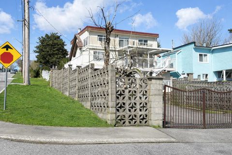 1728 Seventh Ave New Westminster BC V3M 2K8