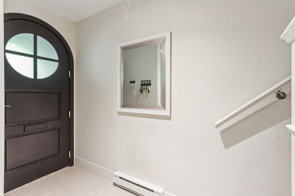 listing image 1104416439042638467