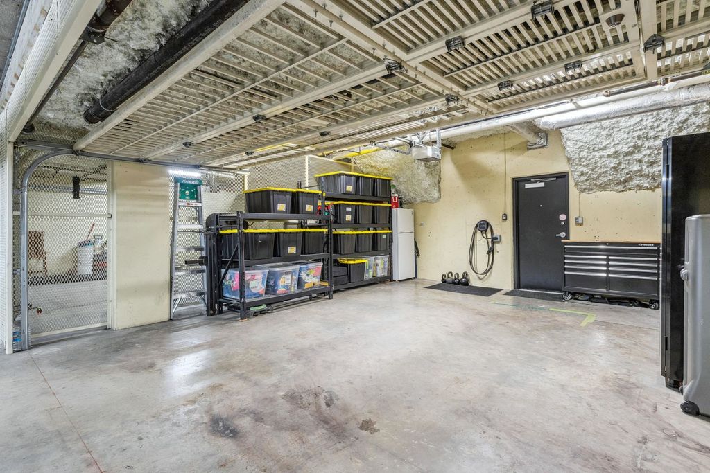 listing image 1102884720410894639