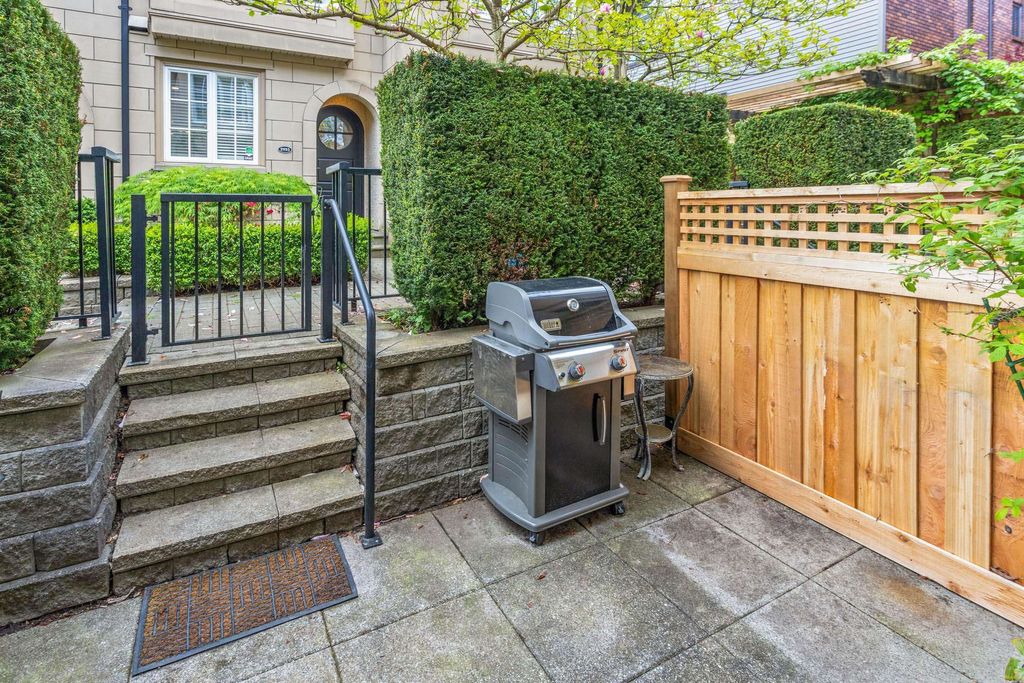 listing image 1109812112554638144