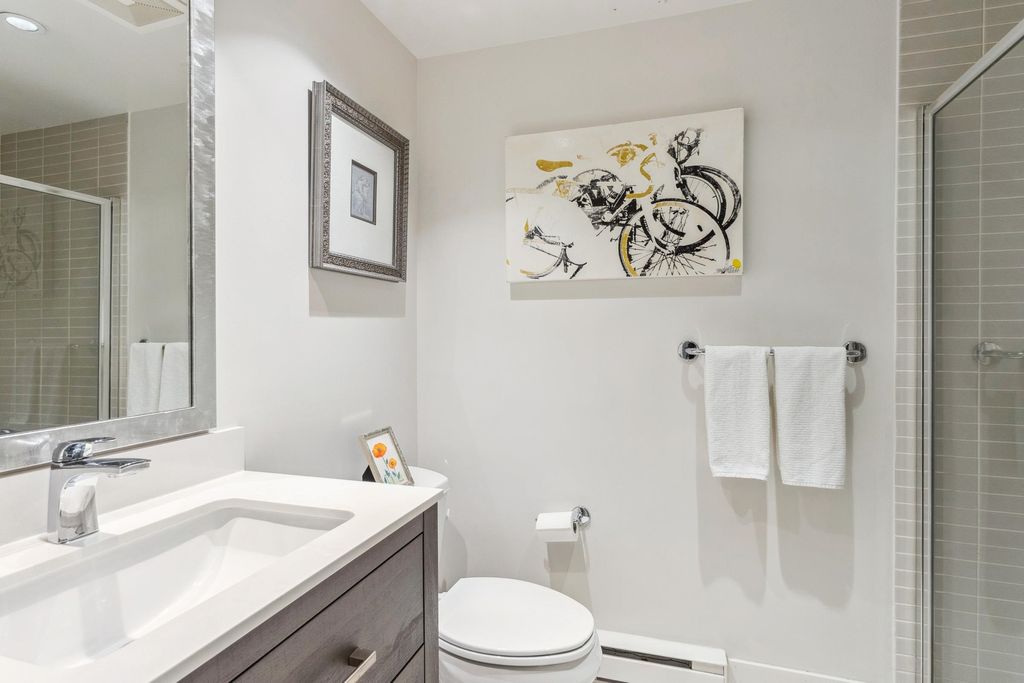 listing image 1103742001622553216