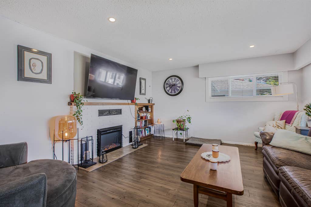 Photo of 9856 Inglewood Crescent, Chilliwack, BC V2P 5L7 (MLS # R3151631)