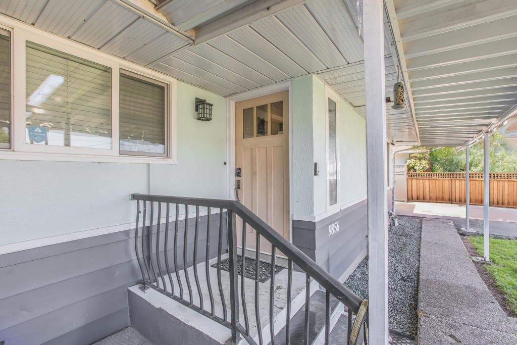 Photo of 9856 Inglewood Crescent, Chilliwack, BC V2P 5L7 (MLS # R3151631)
