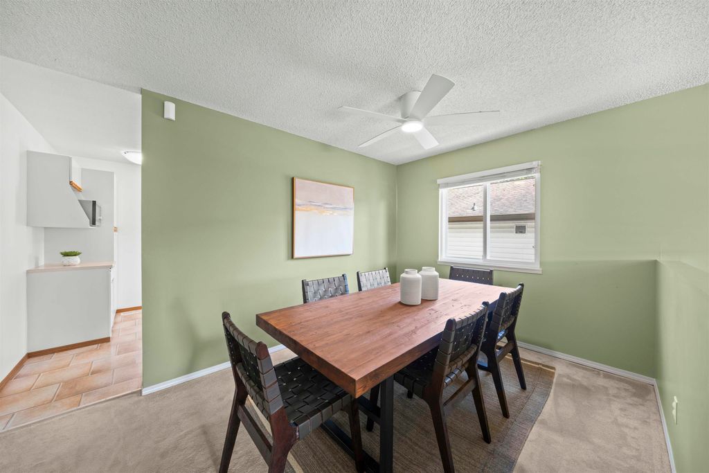 listing image 1100626102412508222