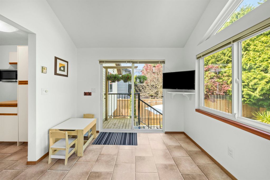 listing image 1103333010301979873