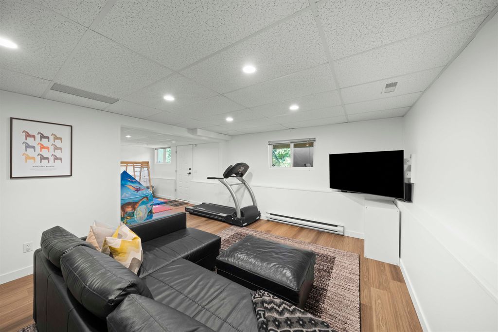 listing image 1104492839726705760