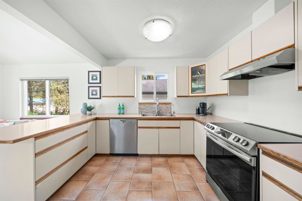 listing image 1105301724202141045