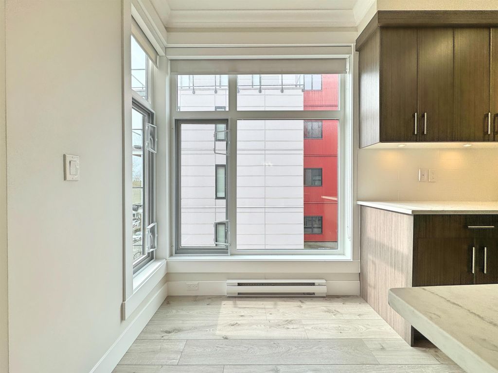 listing image 1108556341992667006