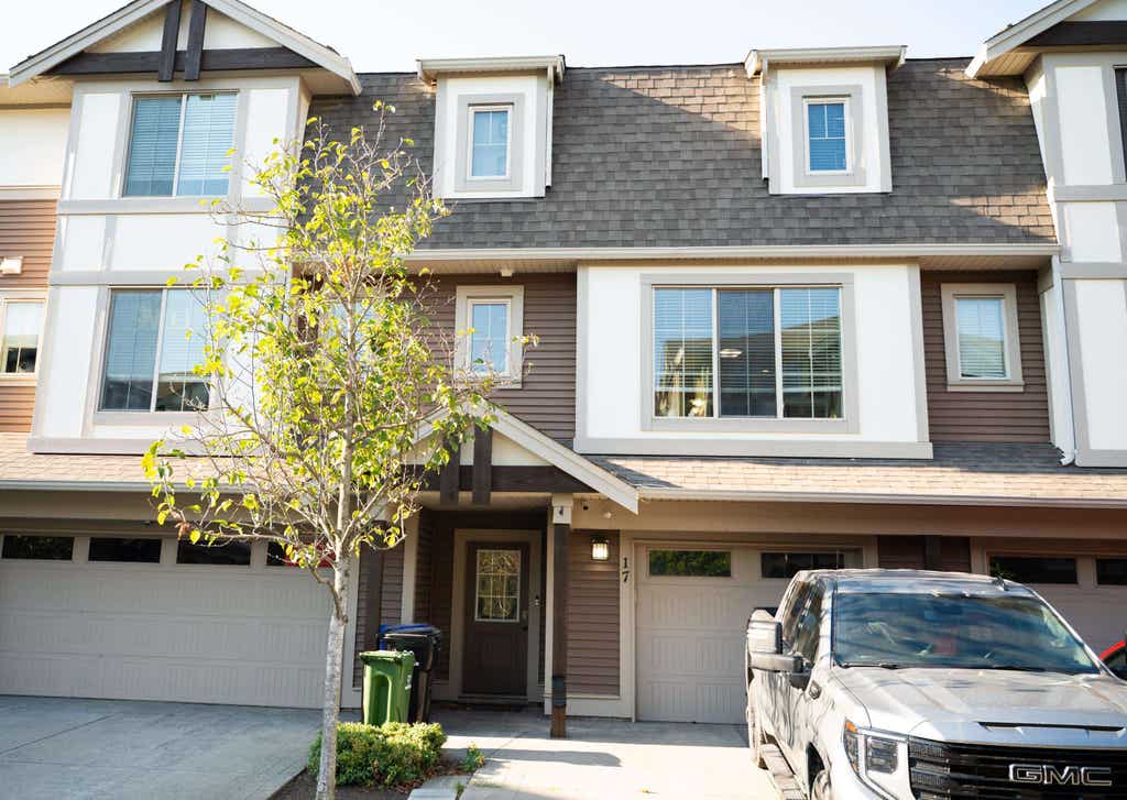 Photo of 45025 Wolfe Road #17, Chilliwack, BC V2P 7V9 (MLS # R3154018)