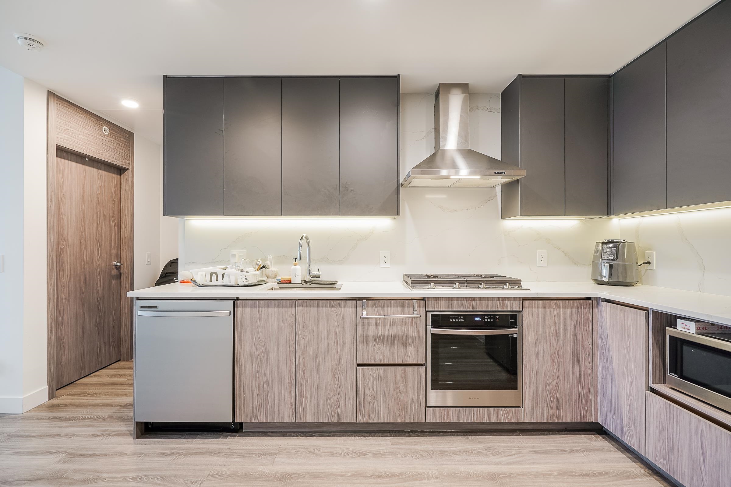 10750 135a Street 1802