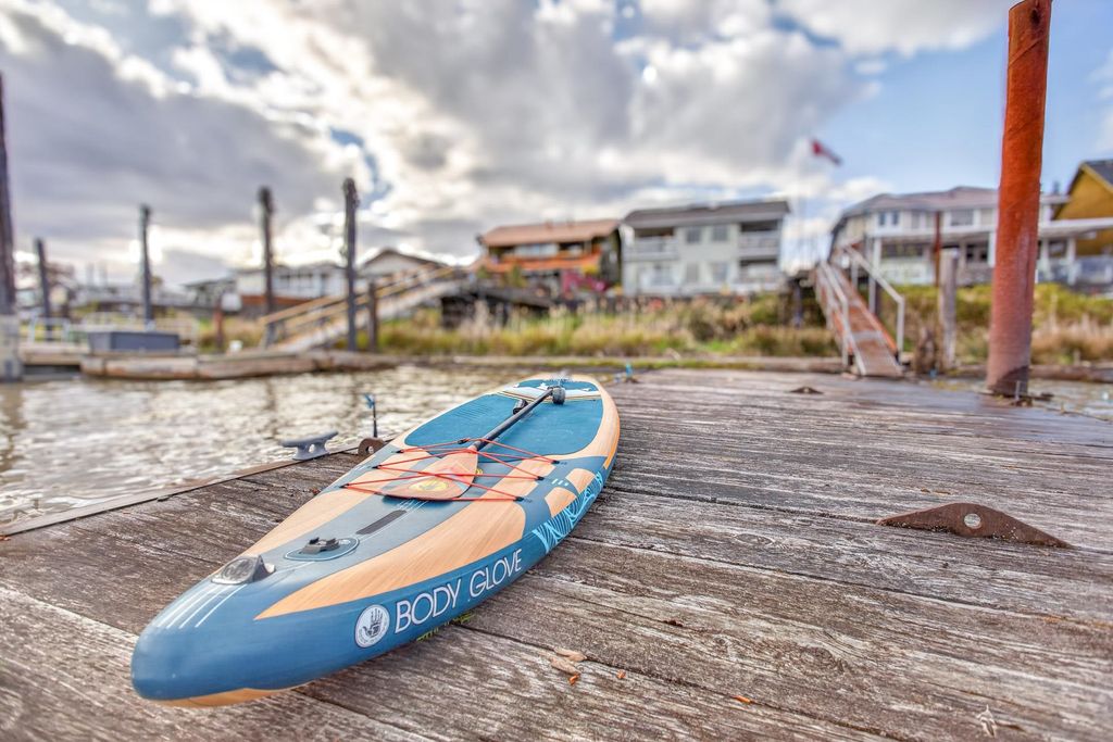 Photo of 20346 Wharf Street, Maple Ridge, BC V2X 1Z3 (MLS # R3110255)