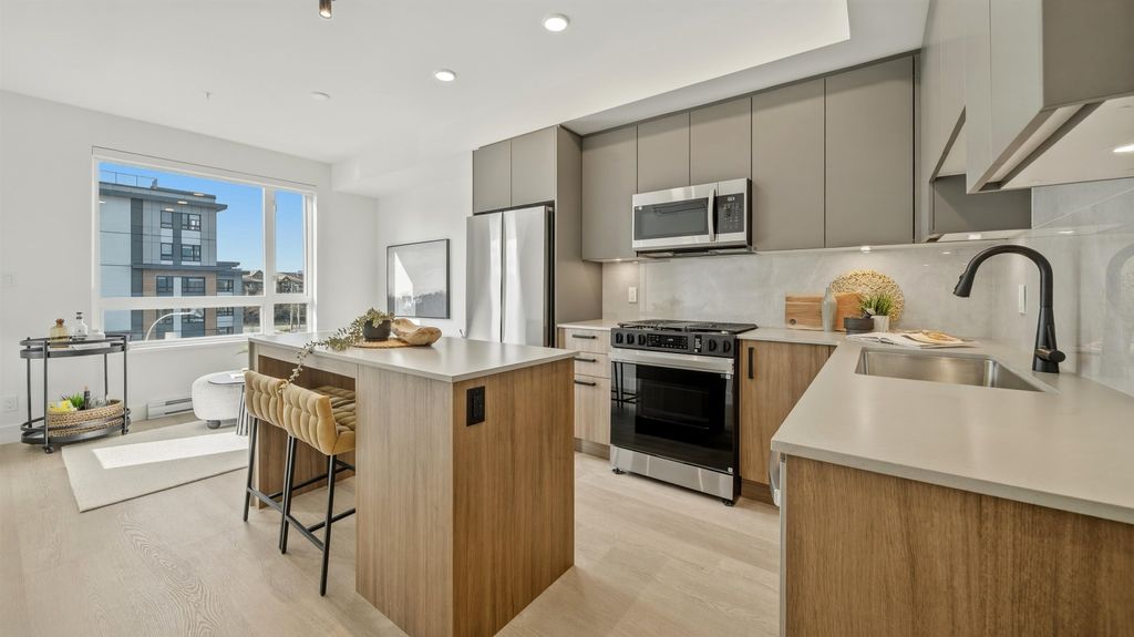 listing image 1104861115881121801