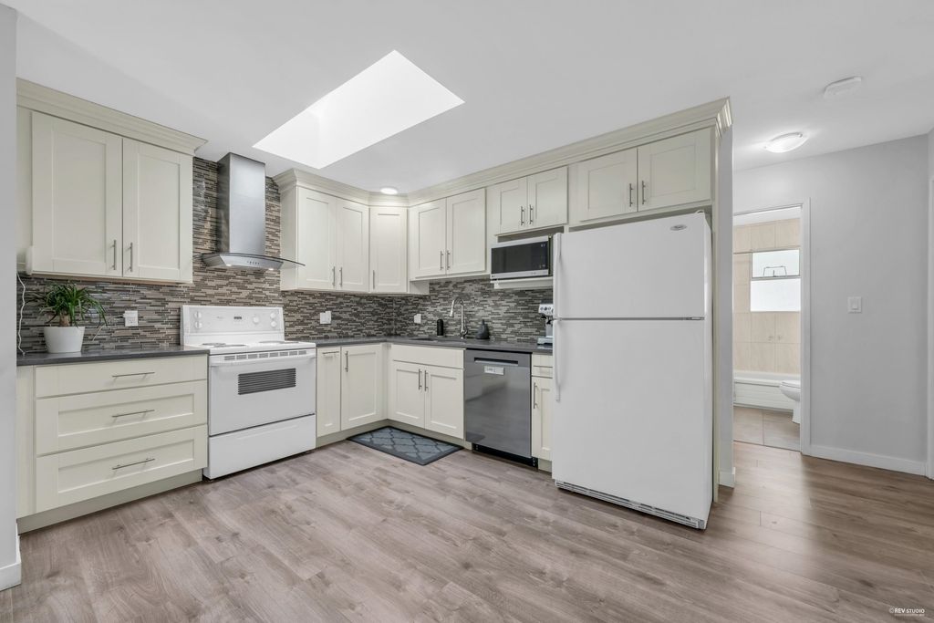 listing image 1102320634130653521