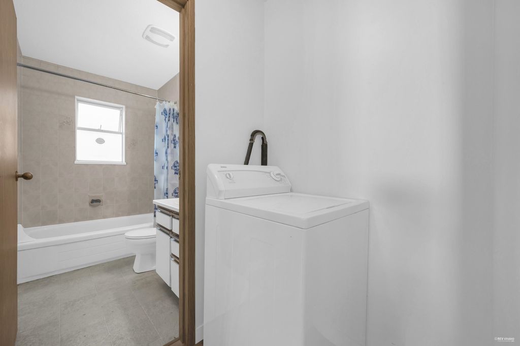 listing image 1107377185371361400