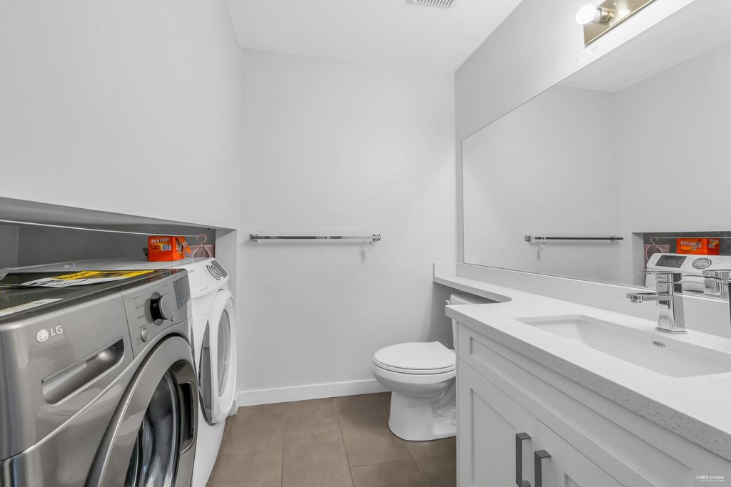 listing image 1104263478526247324