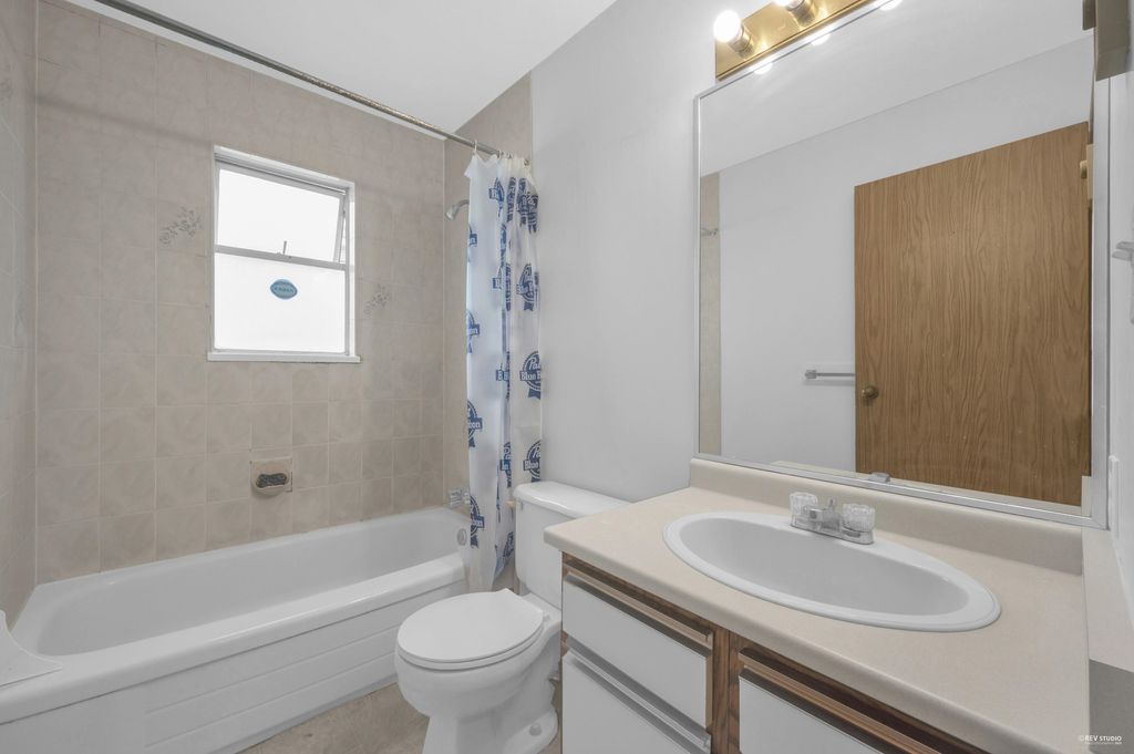 listing image 1102559305855348233