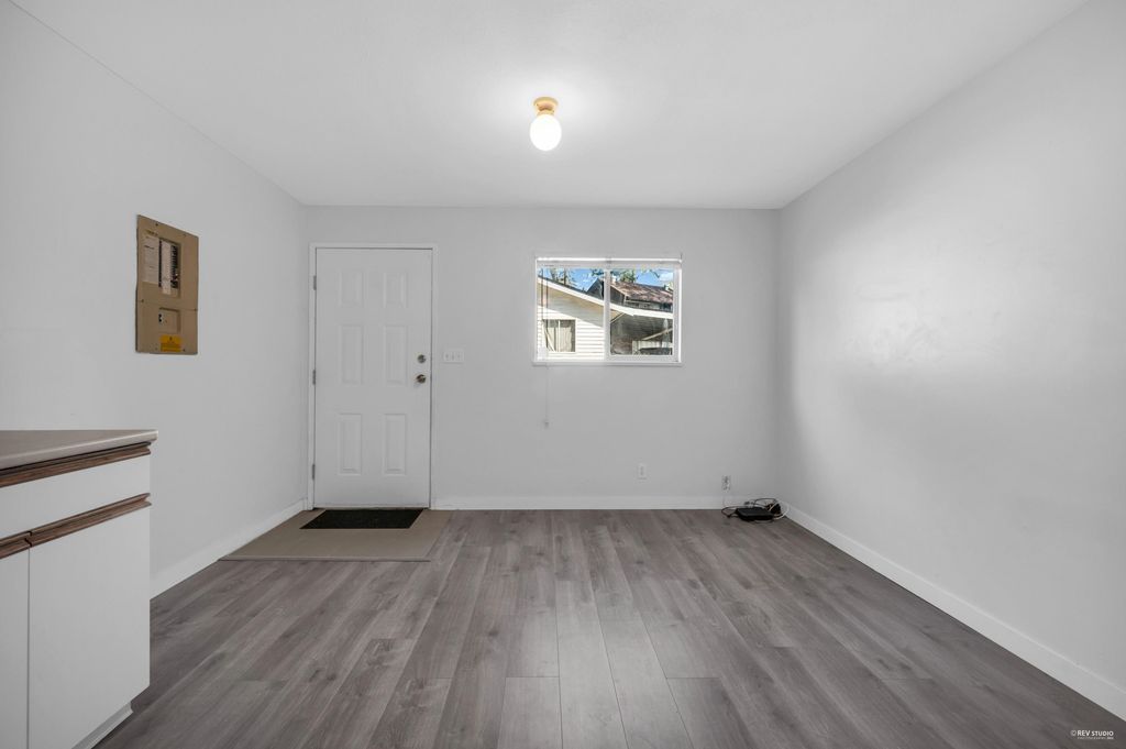 listing image 1109211372404566764