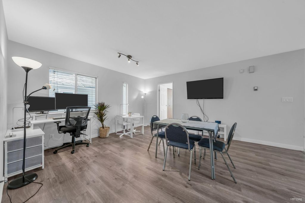 listing image 1105173677538509249