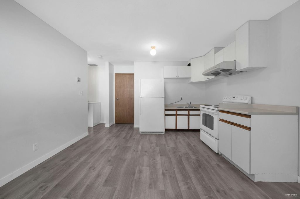 listing image 1102049660235555624